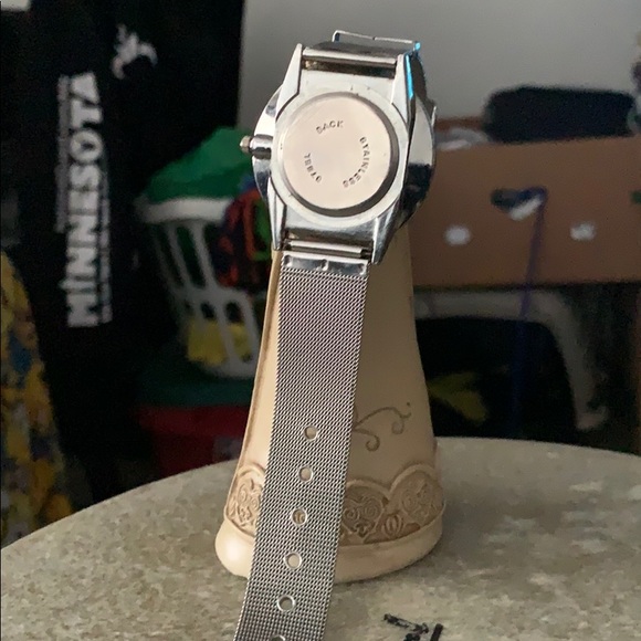 Luxurious WoMaGe woman’s watch - Picture 2 of 4